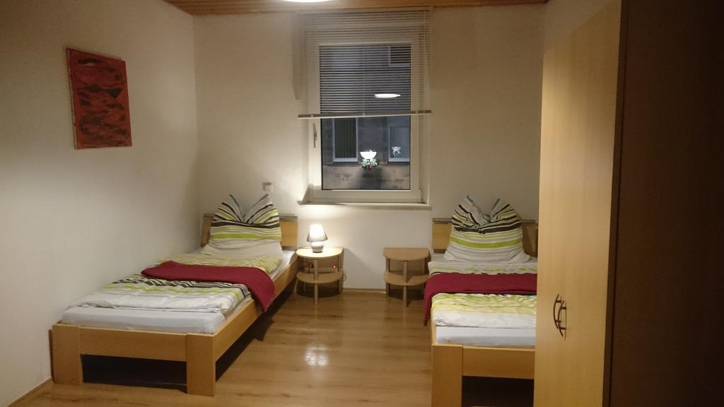 Privatzimmer Furth Zentrum Exteriör bild